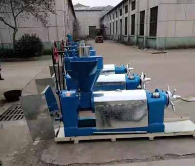 烏茲別克斯坦客戶(hù)訂購(gòu)3臺(tái)雙象125螺旋榨油機(jī)